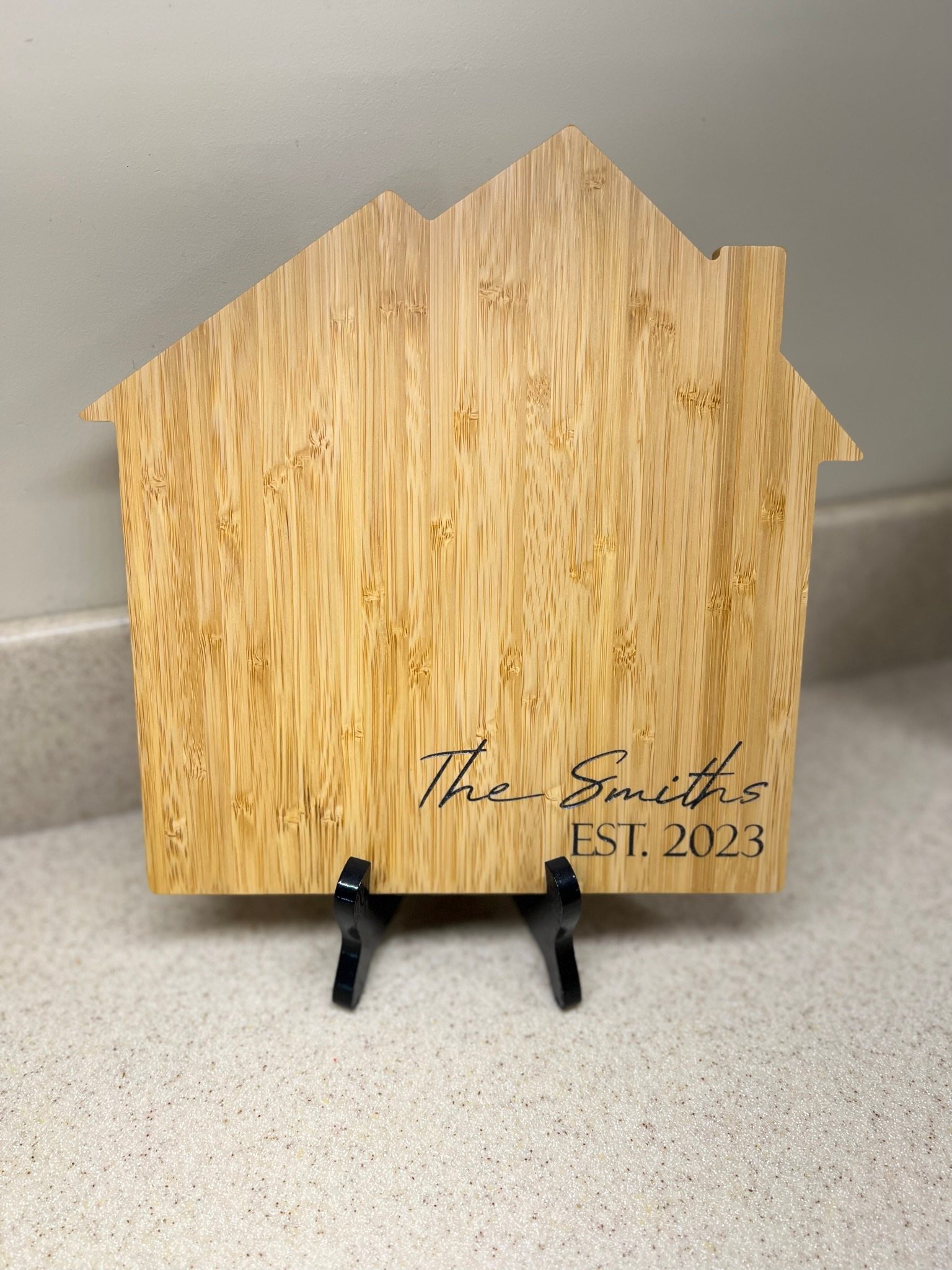 House-shaped engraved bamboo board